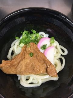 きつねうどんの油揚げとさぬきうどんの出汁-レシピのメイン写真