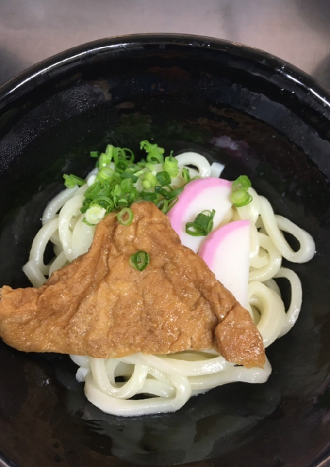 きつねうどんの油揚げとさぬきうどんの出汁-レシピのメイン写真