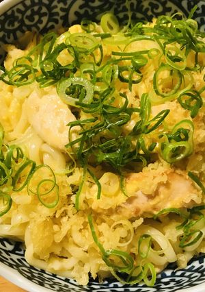 鶏肉とネギの焼きうどん●カルボナーラ風-レシピのメイン写真