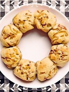 半分おから入りの玉ねぎおつまみスコーン-レシピのメイン写真
