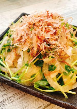 さっぱり☆新玉ねぎと豆苗の和風サラダ-レシピのメイン写真