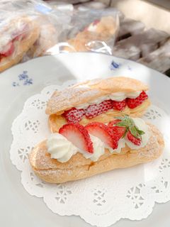 桜と苺のエクレア-レシピのメイン写真