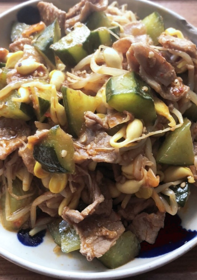 大豆もやしと豚肉胡瓜のキムチ炒め-レシピのメイン写真