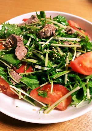 牛たたきと水菜とトマトのサラダ（低糖質）-レシピのメイン写真