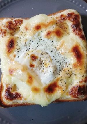 待てない！今すぐ目玉焼きトースト*･-レシピのメイン写真