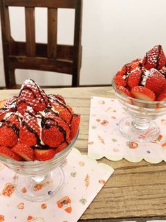 イチゴパフェ-レシピのメイン写真