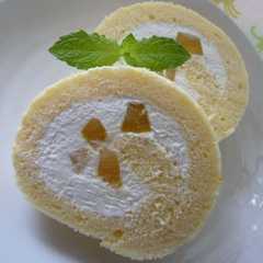 รูปของ さっぱり♪夏のマンゴーのロールケーキ