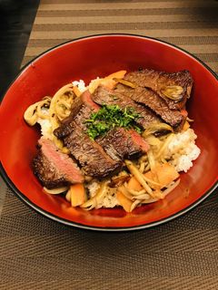 野菜もいっぱいとれる!ステーキ丼-レシピのメイン写真