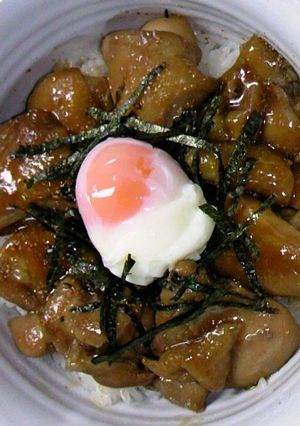 ぶつ切り肉だからフライパンへ直行焼鳥丼-レシピのメイン写真