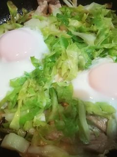 簡単!ボリュームあり!目玉焼きのせ生姜焼-レシピのメイン写真