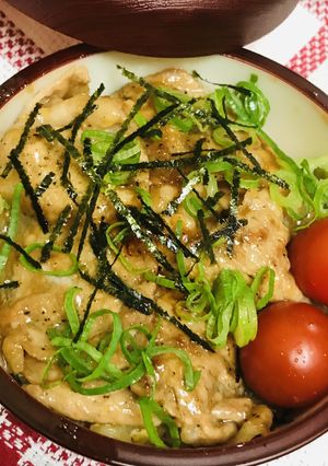 丼弁当●豚肉のあまから生姜焼き丼-レシピのメイン写真