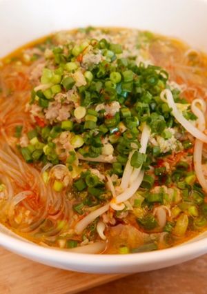 余り餃子の具で！ピリ辛春雨スープ-レシピのメイン写真