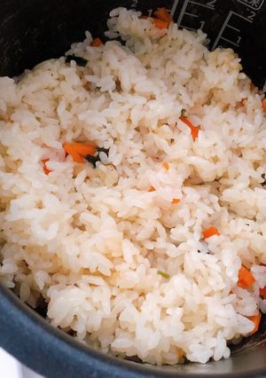 お吸い物の素で！褒められ絶品炊き込みご飯-レシピのメイン写真