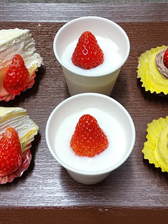 おうちで簡単♪いちごのデザートバイキング-レシピのメイン写真