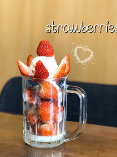 ジョッキいちごパフェ-レシピのメイン写真