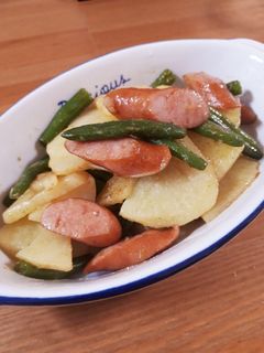 じゃがいもとウインナーのカレー炒め-レシピのメイン写真