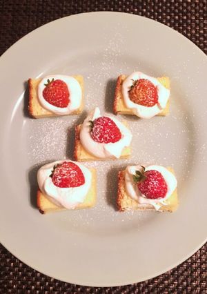いちごのおやつ☆カステラにのせただけ♡-レシピのメイン写真