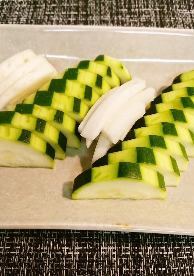 大根皮とズッキーニのぬか漬け-レシピのメイン写真