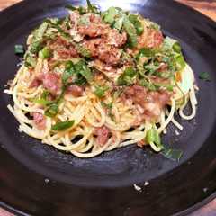 รูปของ 塩やきとり缶を使った梅シソパスタ