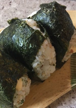 お手軽！チーズとたくあんおにぎり-レシピのメイン写真