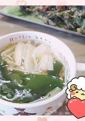 マクロビ☆レタスとわかめの春スープ-レシピのメイン写真