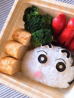 しんちゃんおにぎり弁当-レシピのメイン写真