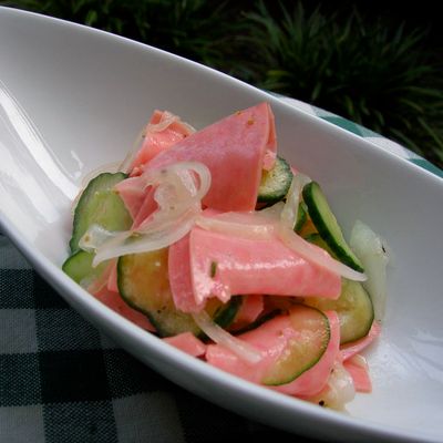 基本からアレンジまで！思わずつくりたくなる「ソフトサラミ サラダ