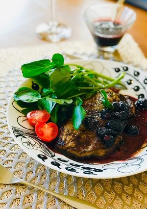 記念日に♪ベリーソース仕立てのステーキ-レシピのメイン写真