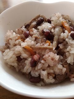 お赤飯の素で楽チン炊き込み御飯-レシピのメイン写真