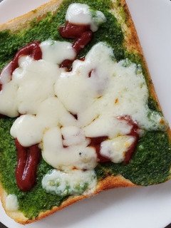 ほうれん草☆マルゲリータ風トースト-レシピのメイン写真