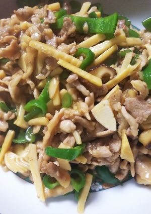 しいたけ入り青椒肉絲(チンジャオロース)-レシピのメイン写真