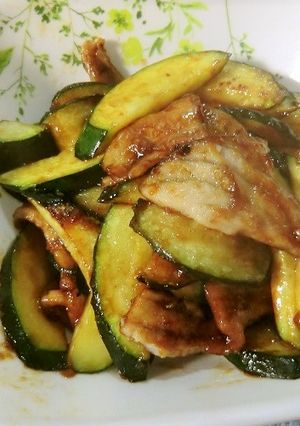 ズッキーニとマグロのオイスターソース炒め-レシピのメイン写真