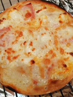 冷凍のピザ生地でチーズ&チーズピザ-レシピのメイン写真