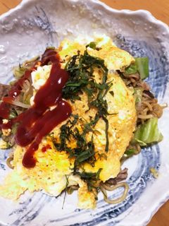 焼きそば〜やっぱりオムそばにしよ。笑。-レシピのメイン写真