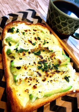 アボカドチーズトースト-レシピのメイン写真