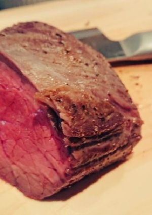 材料は3つ！簡単プロが作るローストビーフ-レシピのメイン写真