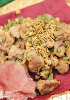 【円卓飯】鳥肉とナッツとソース-レシピのメイン写真