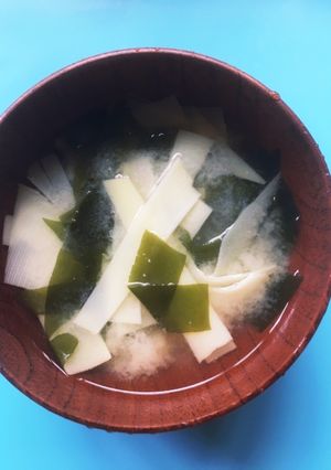 ひめ皮とワカメのお味噌汁-レシピのメイン写真