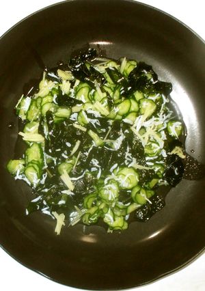 キュウリとワカメの酢の物♪簡単三杯酢で-レシピのメイン写真