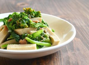 ご飯が進む☆青菜と高野豆腐の梅かつお炒め-レシピのメイン写真