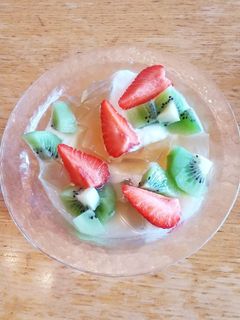 愛玉子 ヨーグルト キウイ いちご 蜂蜜-レシピのメイン写真
