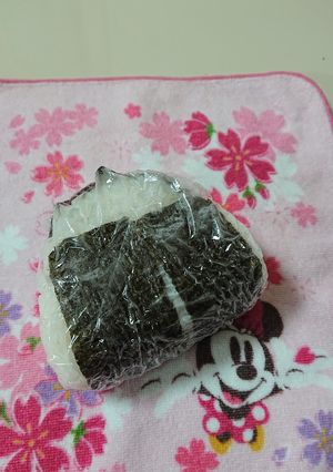 塩おにぎり♪海苔巻き-レシピのメイン写真