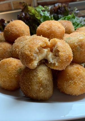 チーズがとろーり！コロコロライスボール-レシピのメイン写真