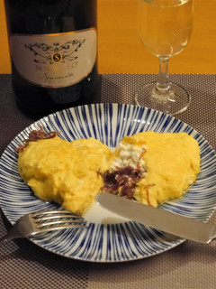 コンビーフとチーズのふわふわオムレツ-レシピのメイン写真
