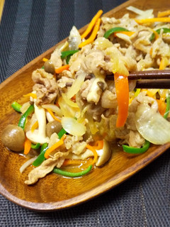 肉野菜炒めにとろ~りチーズ♪-レシピのメイン写真