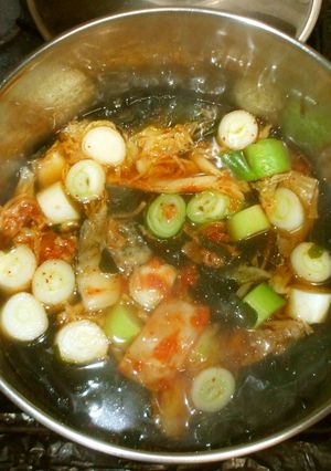 キムチスープ♪簡単酸っぱいキムチを消費-レシピのメイン写真