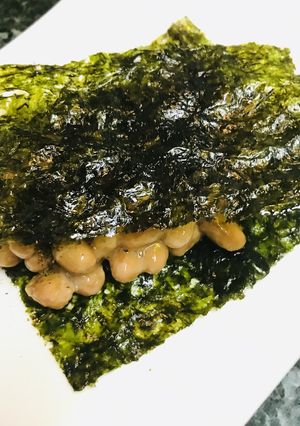 毎日の納豆●味つけ海苔ではさんで-レシピのメイン写真
