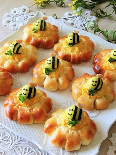 お花のたまごサラダパン*イースターお花見-レシピのメイン写真