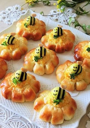 お花のたまごサラダパン＊イースターお花見-レシピのメイン写真