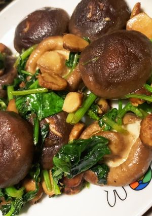 ほうれん草と椎茸のバター炒め-レシピのメイン写真